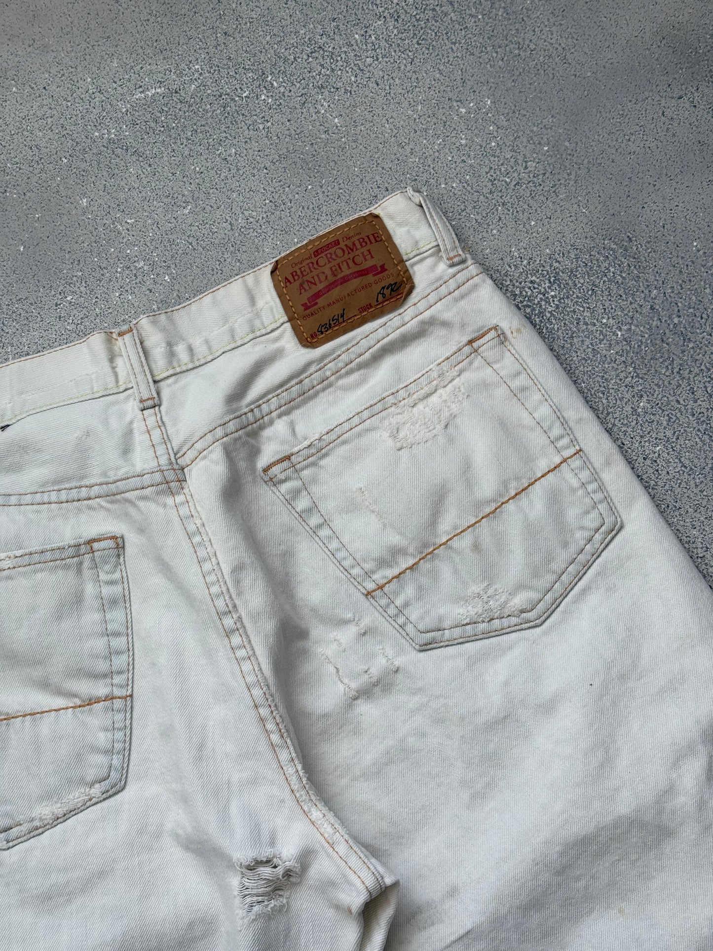 A&F vintage jeans (32x32)
