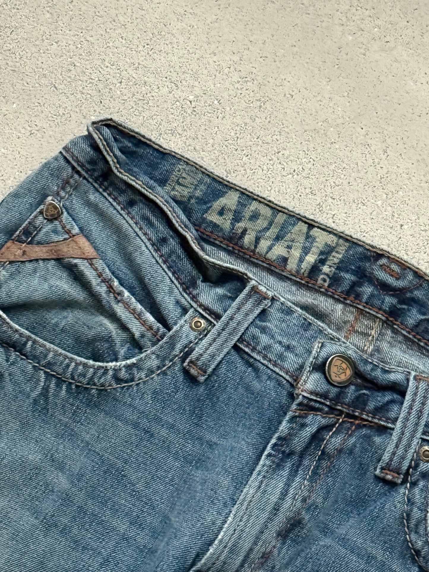 Ariat vintage jeans (32x36)