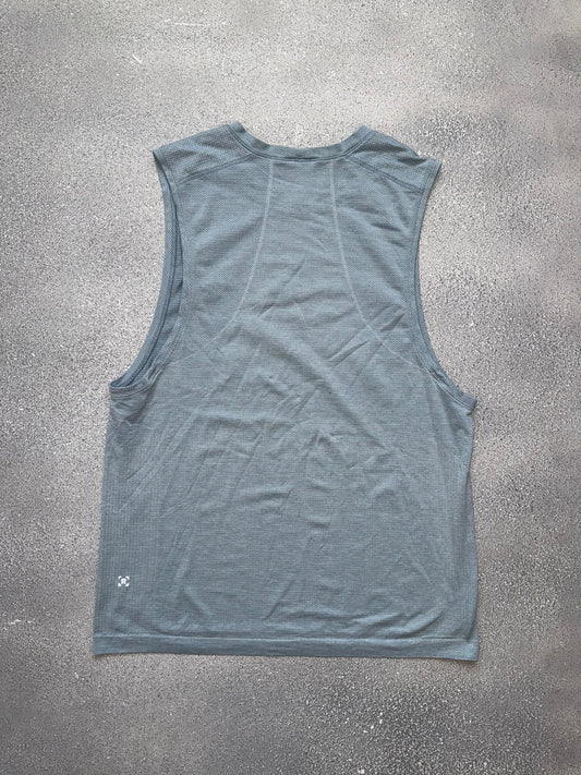 Lululemon tank (L)