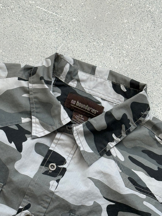 Noboundaries shirt (L)