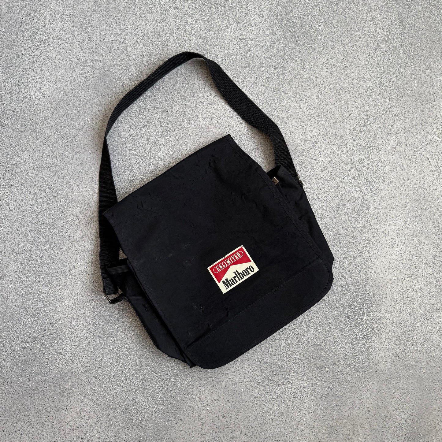 Marlboro Unlimited bag