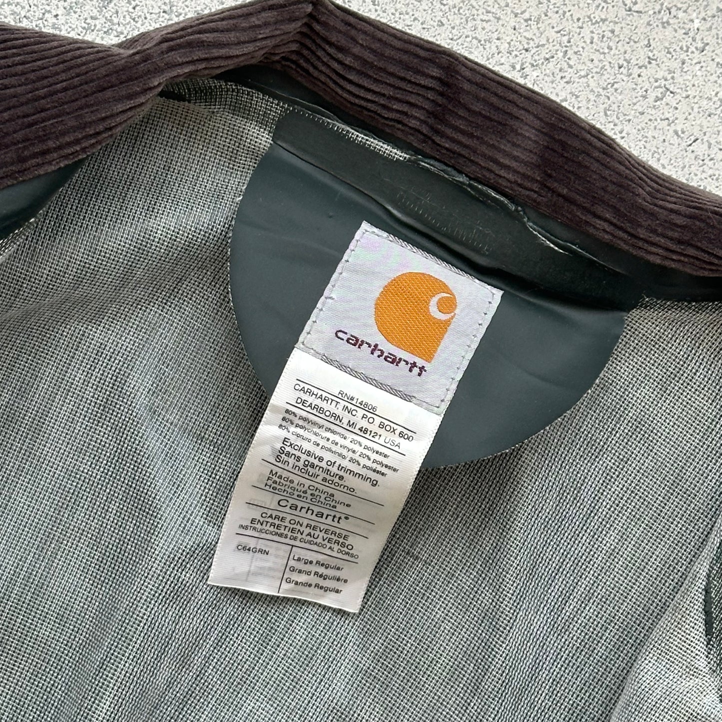 Carhartt raincoat (L)