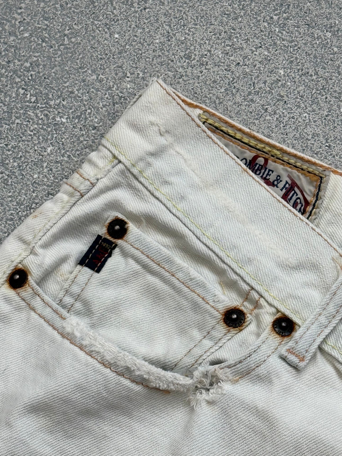 A&F vintage jeans (32x32)