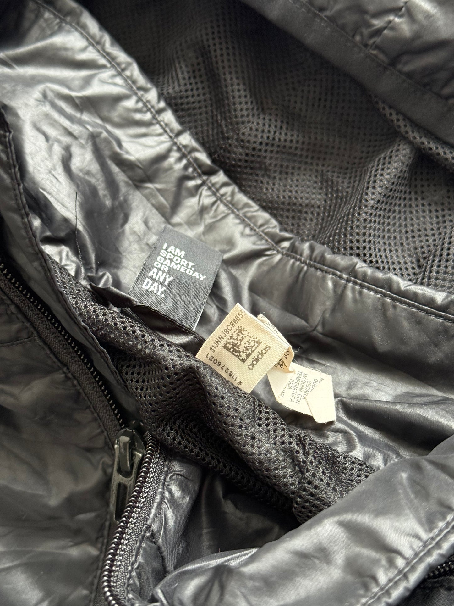 Adidas windbreaker (L)