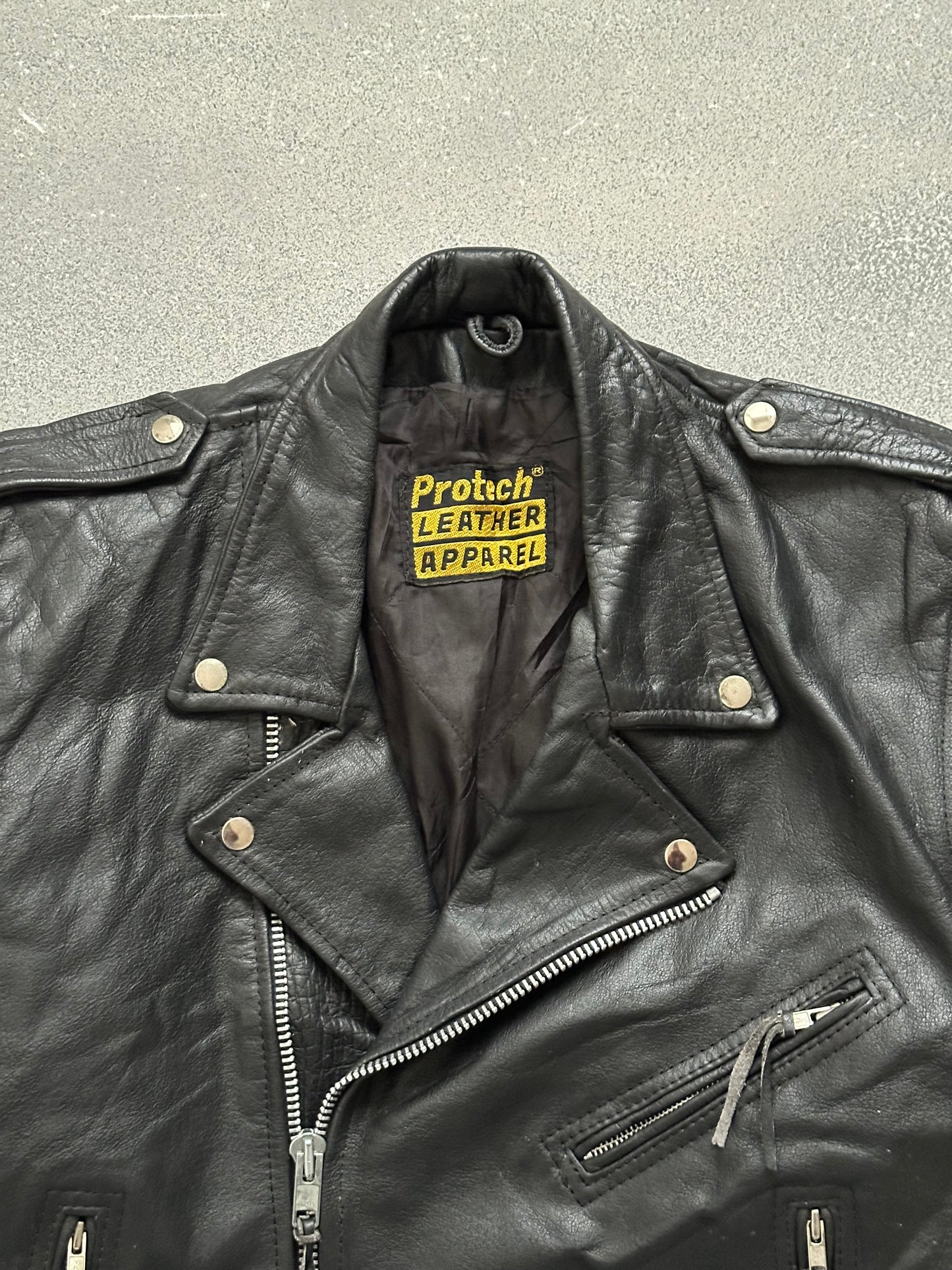 Protech vintage leather jacket (L)
