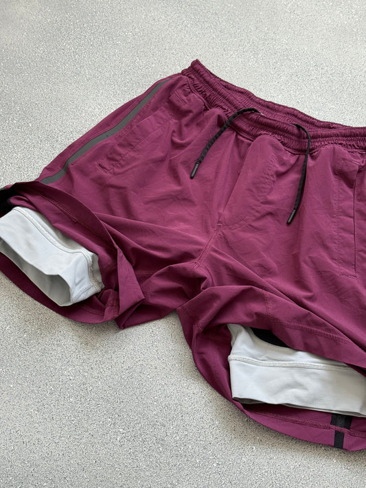 Lululemon lycra shorts (M)