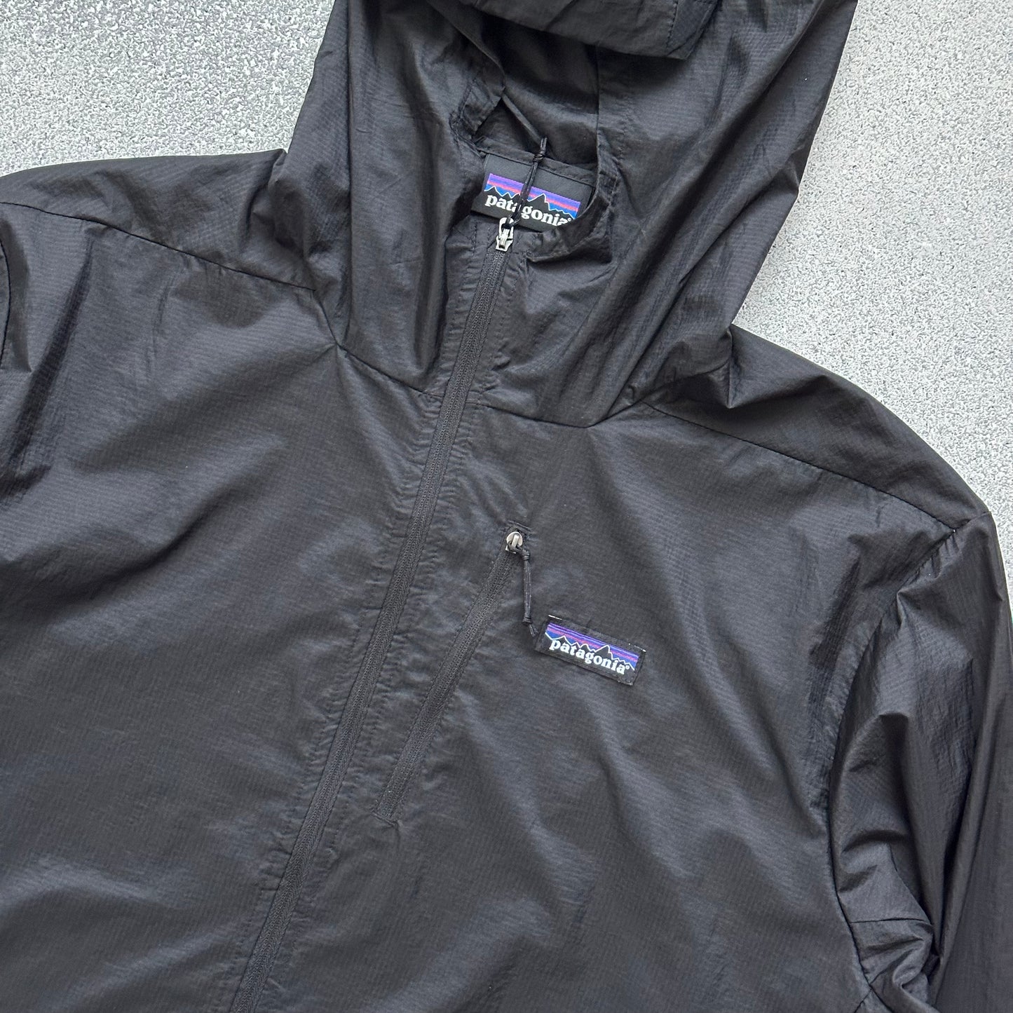 Patagonia windbreaker jacket (XL)