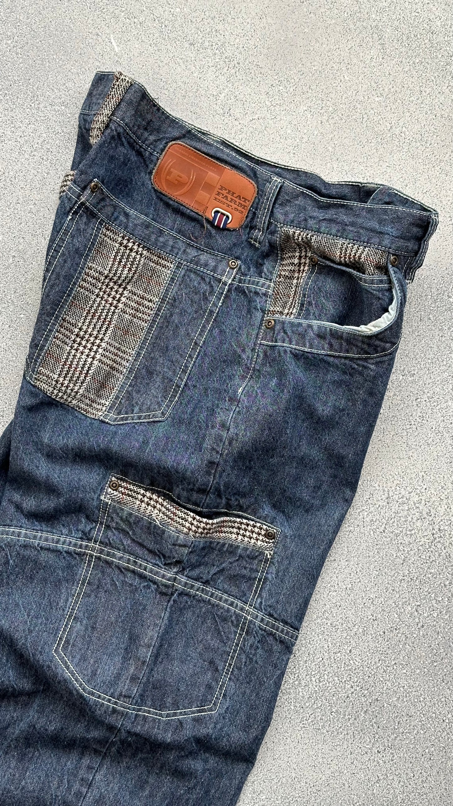 Phat farm cargo jeans (34x34)