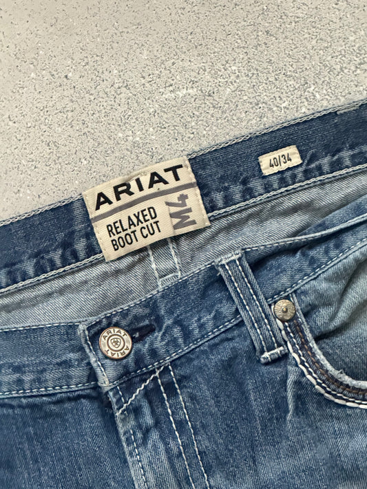Ariat relaxed jeans (40x34)