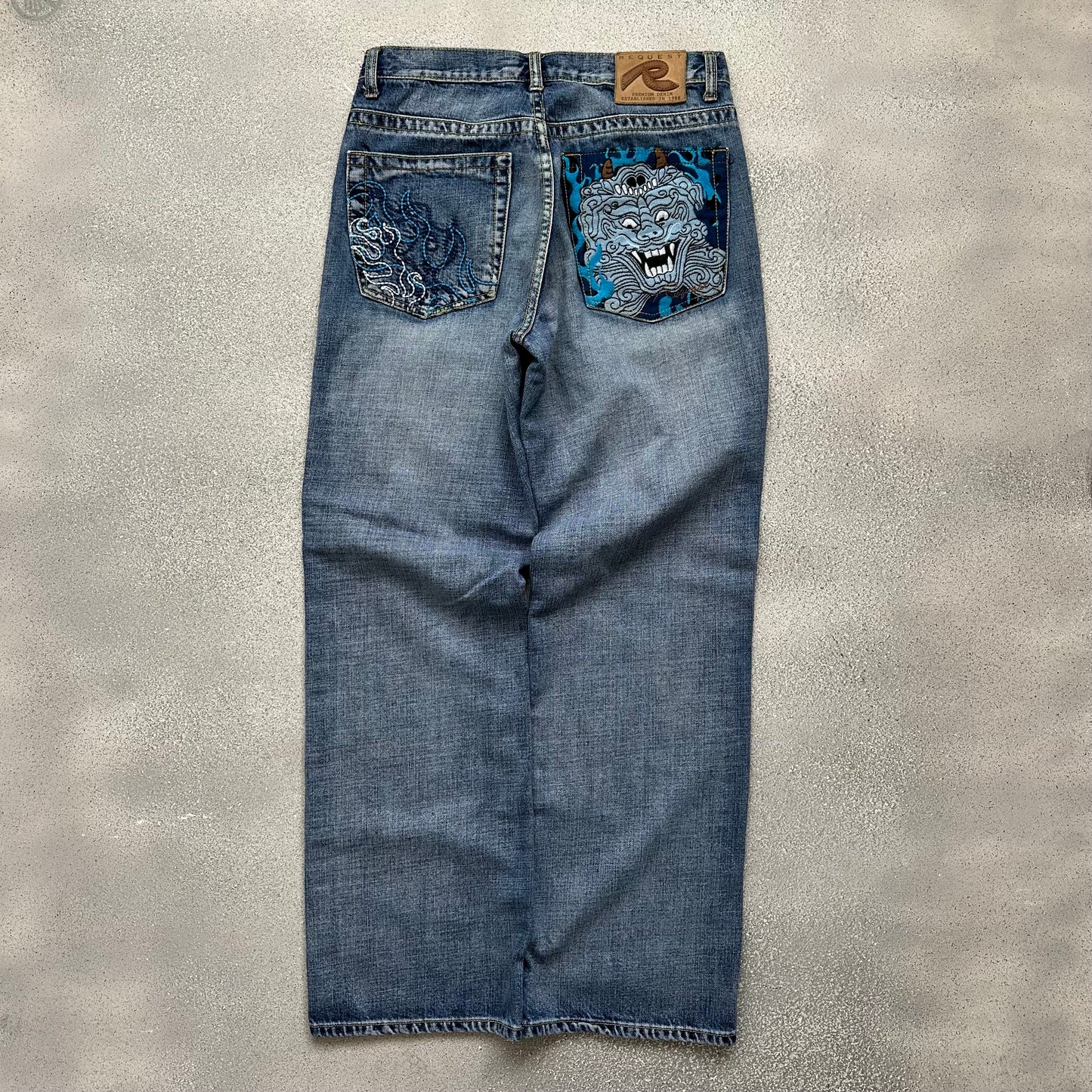 Request Y2K vintage jeans (30x32)