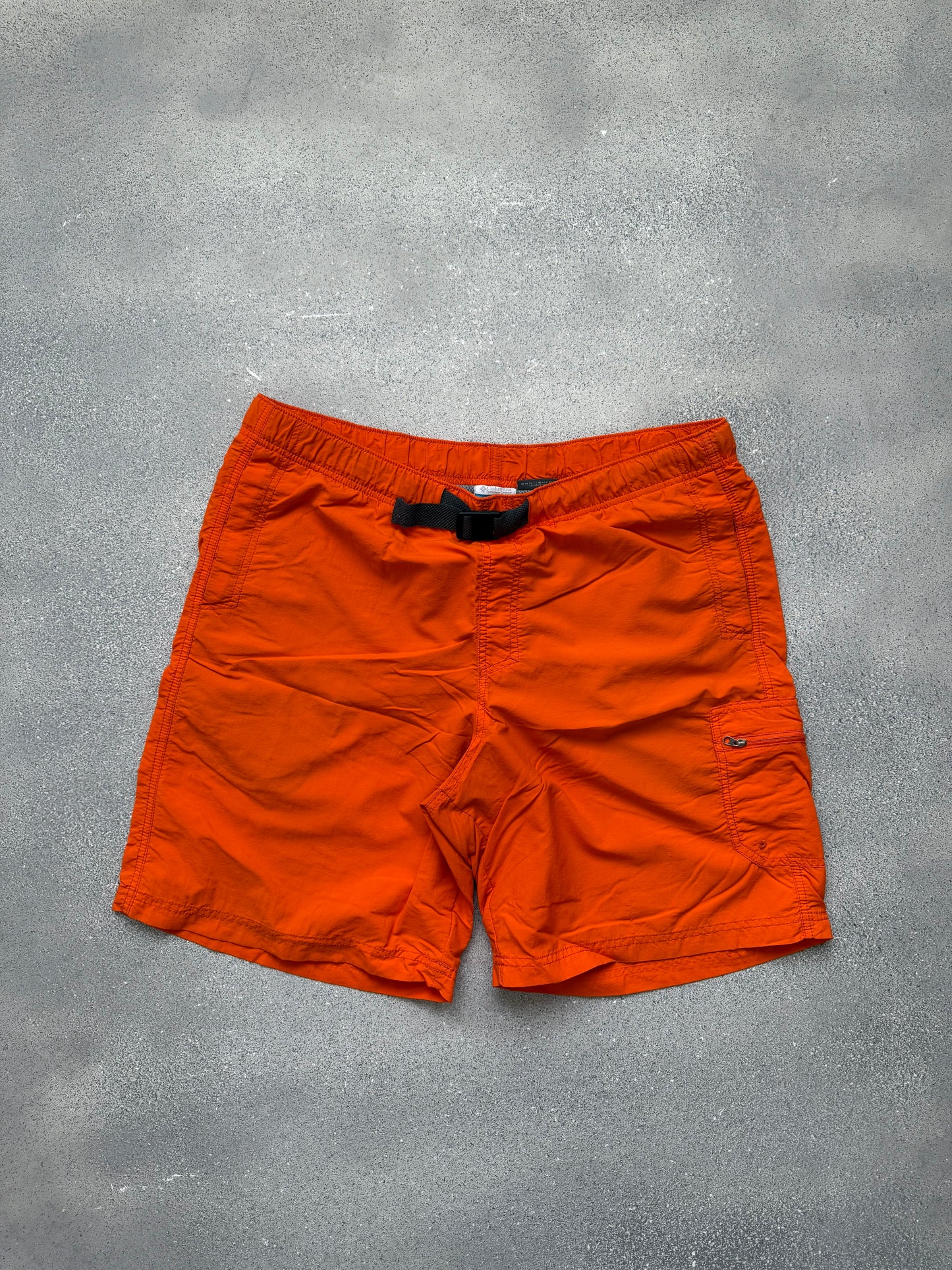 Columbia shorts (L)