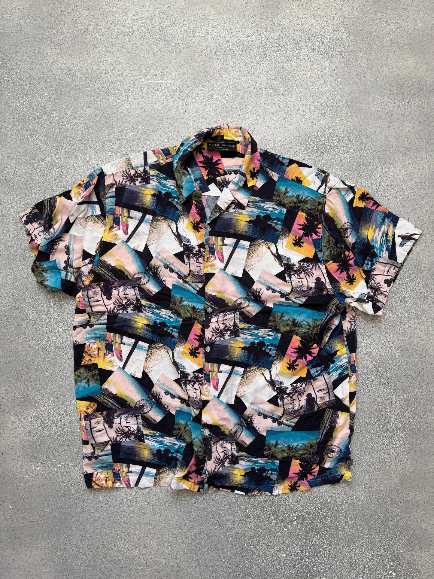 No Boundaries shirt (XL)