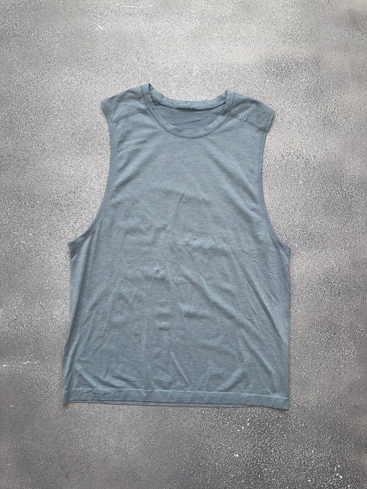 Lululemon tank (L)