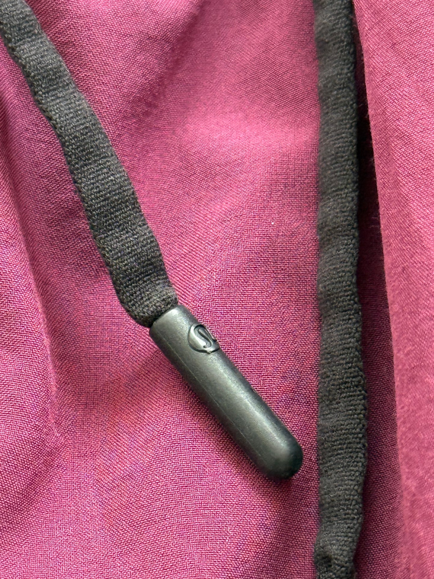 Lululemon lycra shorts (M)