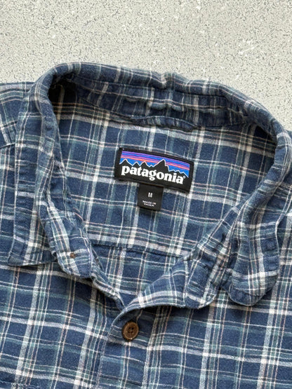 Patagonia shirt (M)