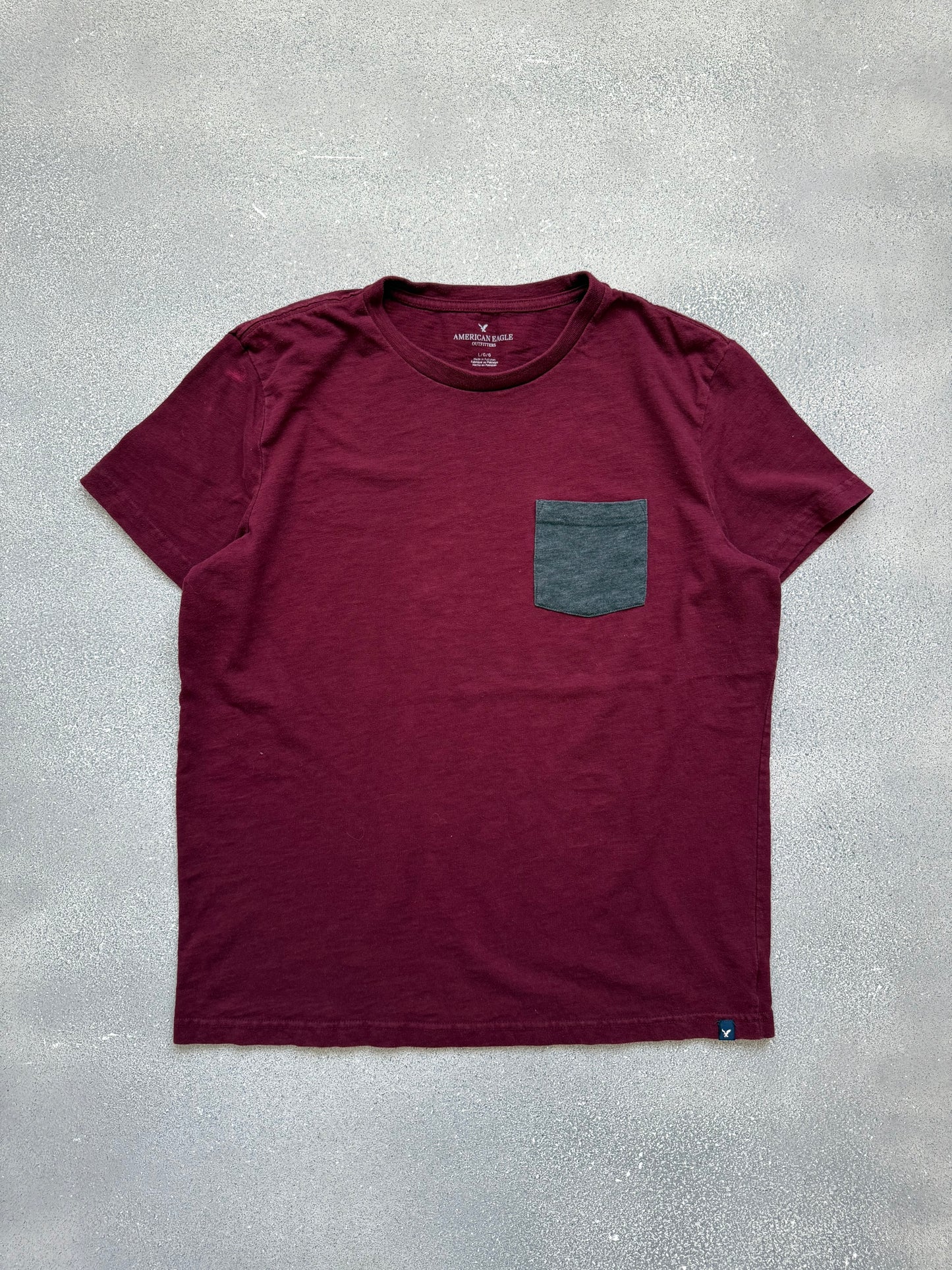 American Eagle tee (L)