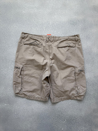 Nike cargo shorts (38)