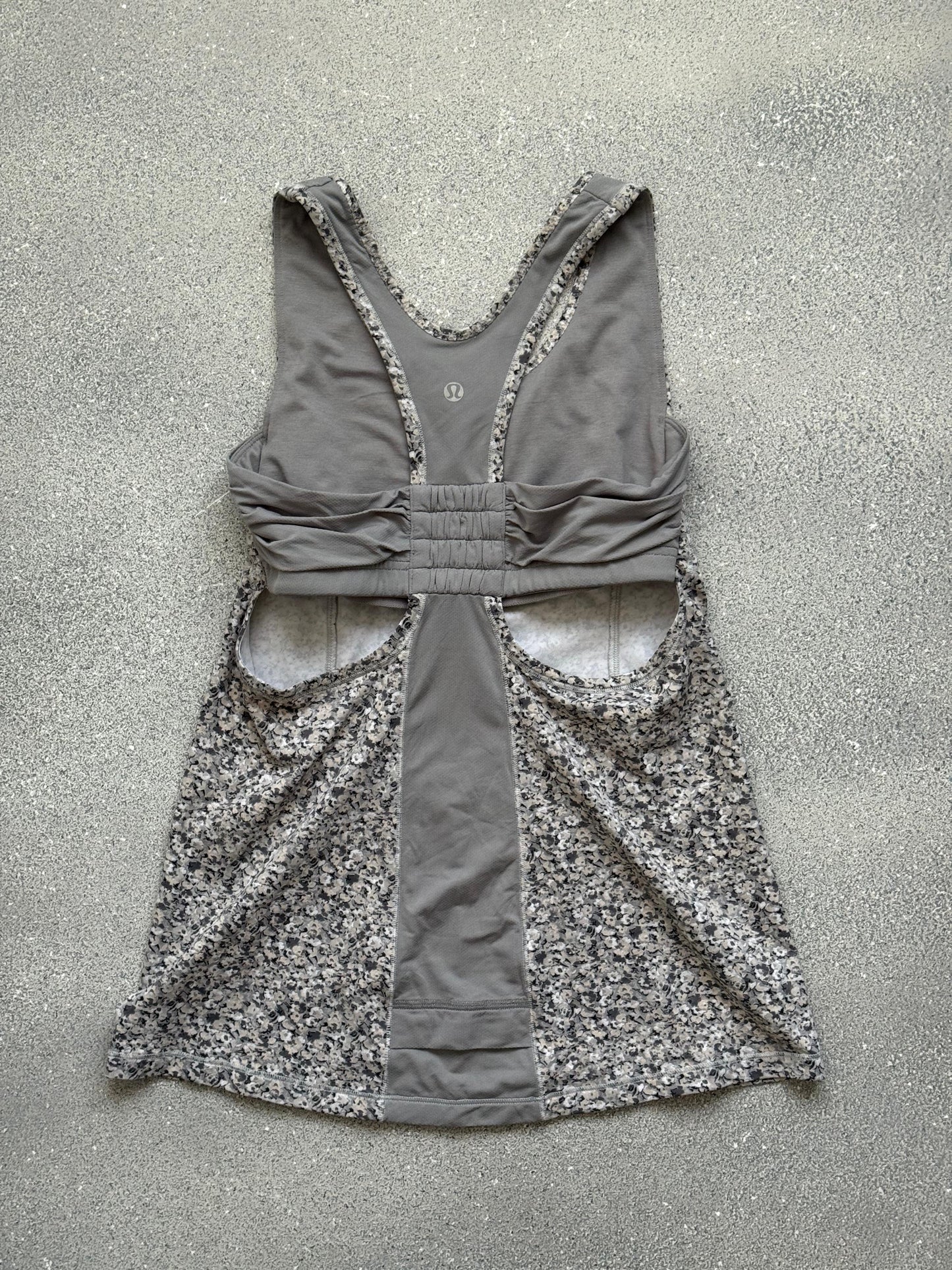 Lululemon sport top (M)