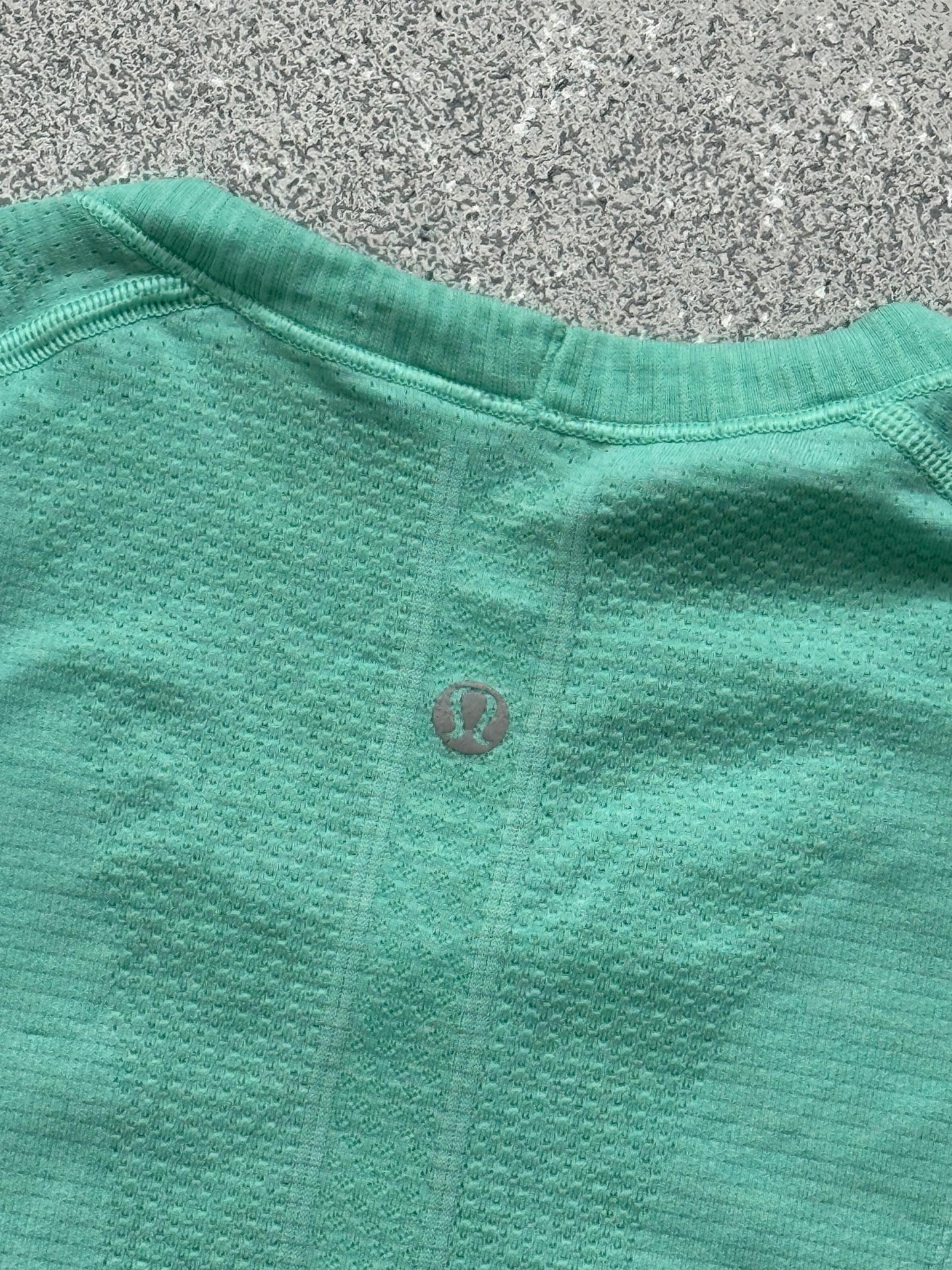 Lululemon sport tee (10)