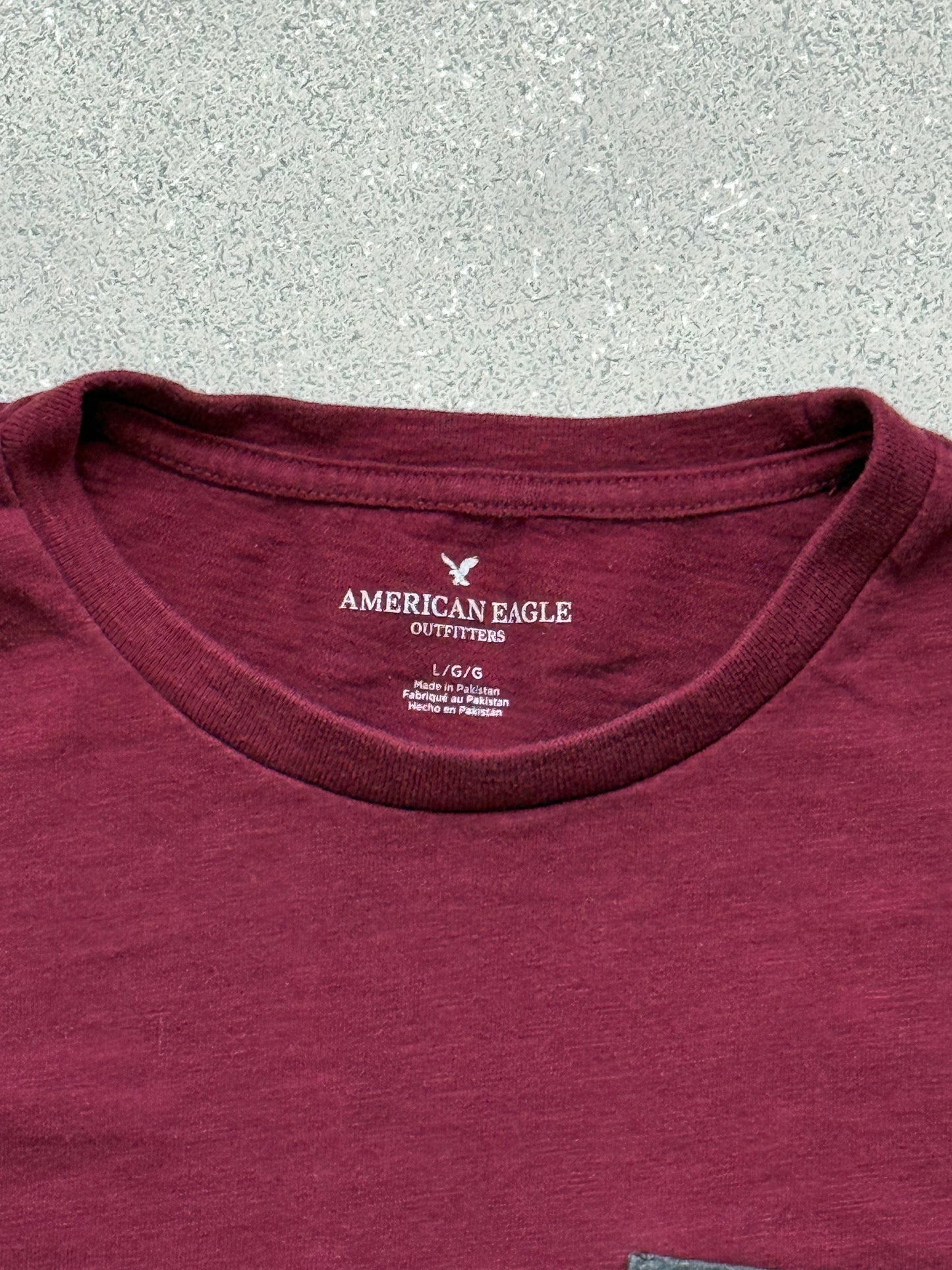 American Eagle tee (L)