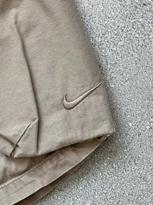 Nike cargo shorts (38)