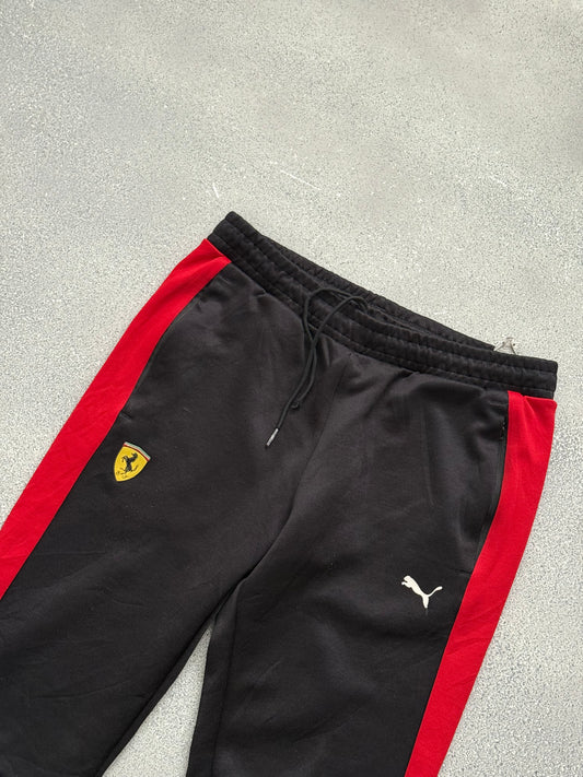 Puma Ferrari pants (M)