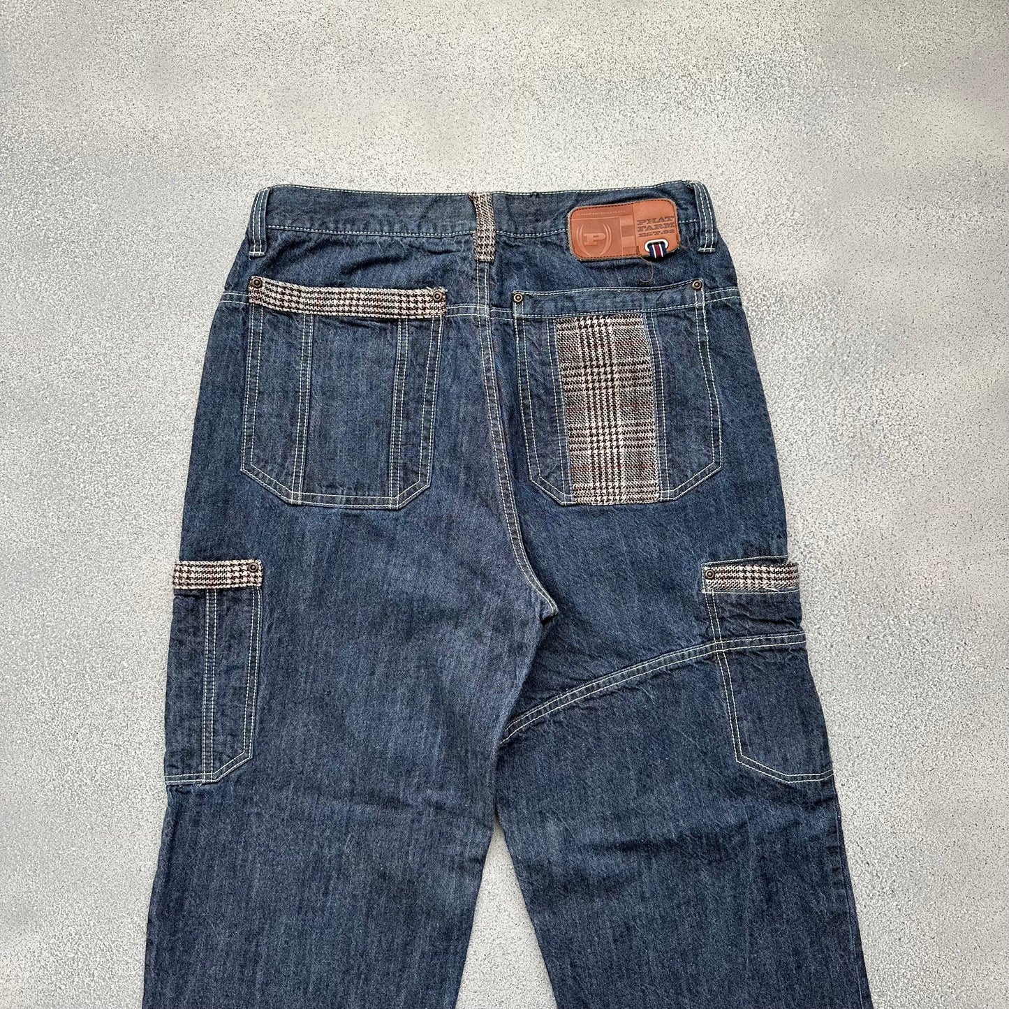 Phat farm cargo jeans (34x34)