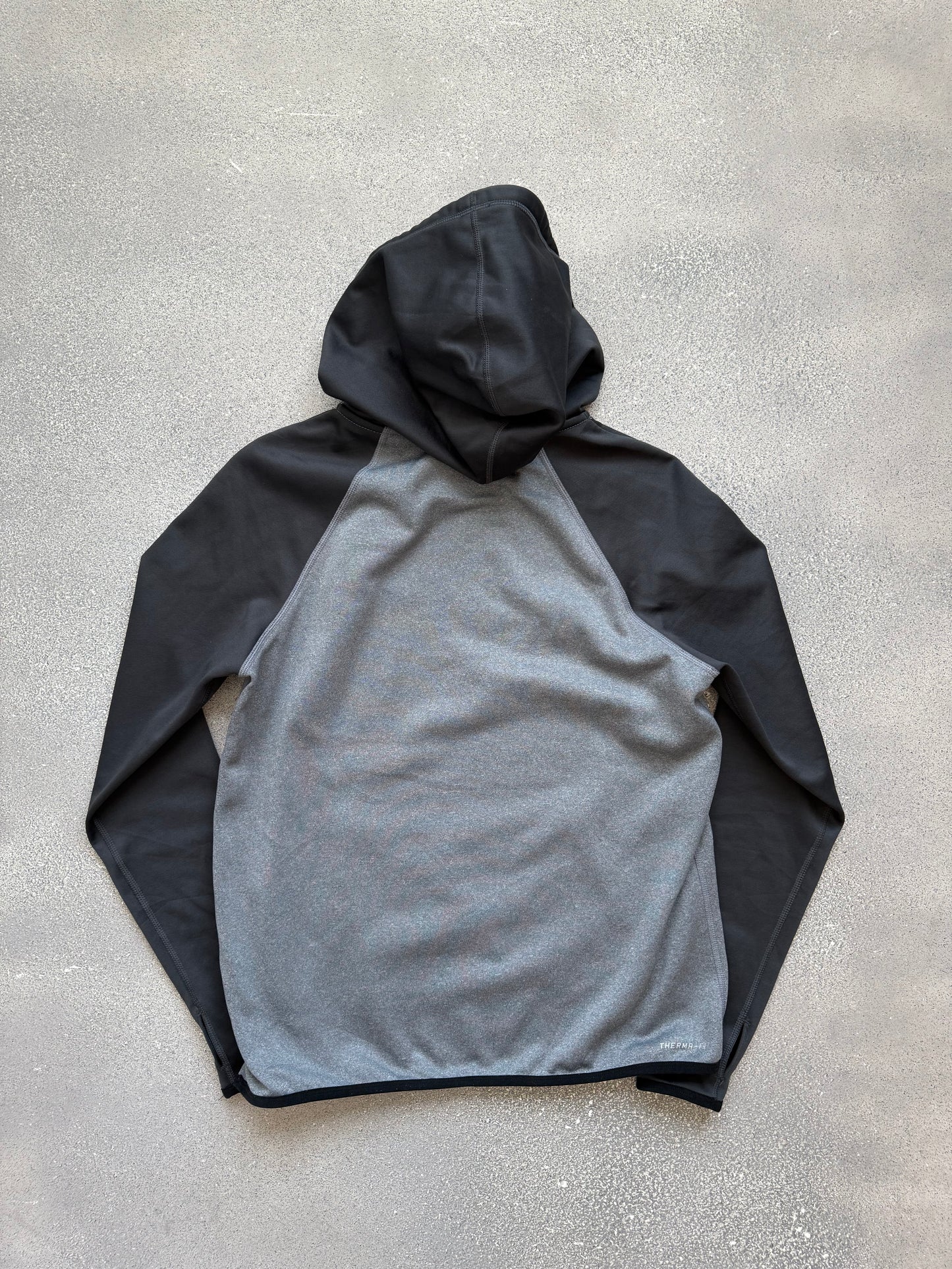 Nike thermo fit hoodie (M)