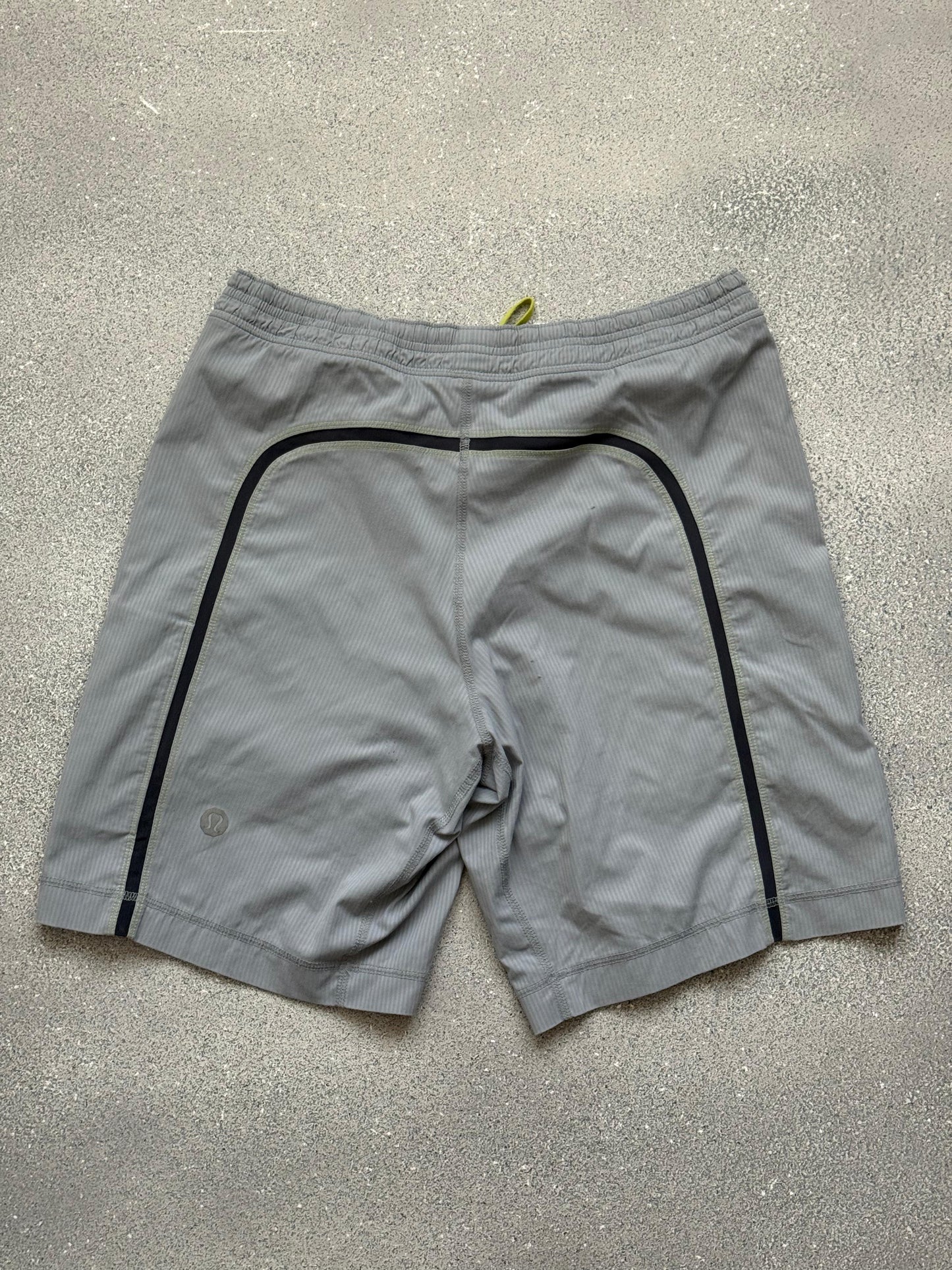 Lululemon sport short (S)