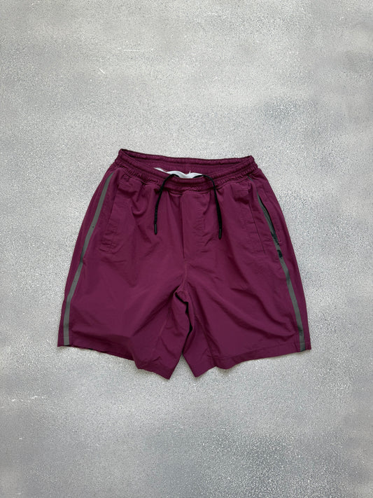 Lululemon lycra shorts (M)