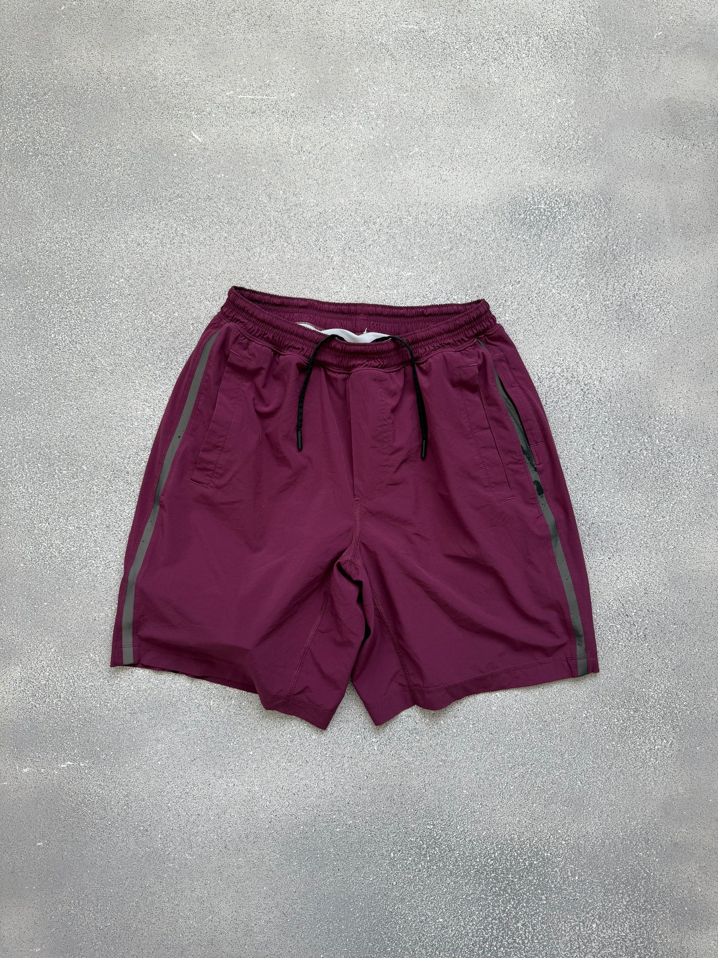 Lululemon lycra shorts (M)