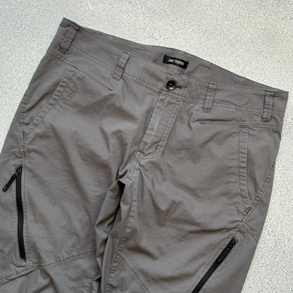 Arcteryx track pants (34)